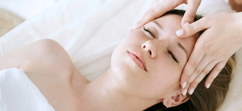 Lymphatic drainage facial reducing puffiness and congestion for a refreshed and decongested complexion